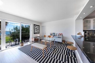 Comprar apartamento no Apeiron at the Jockey Club 2D