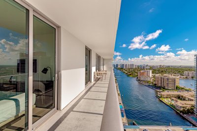 Comprar apartamento no Hyde Beach House R2404
