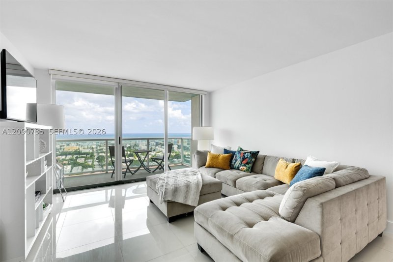Comprar apartamento en Floridian 2710