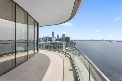 Una Residences at Brickell Apt #2701
