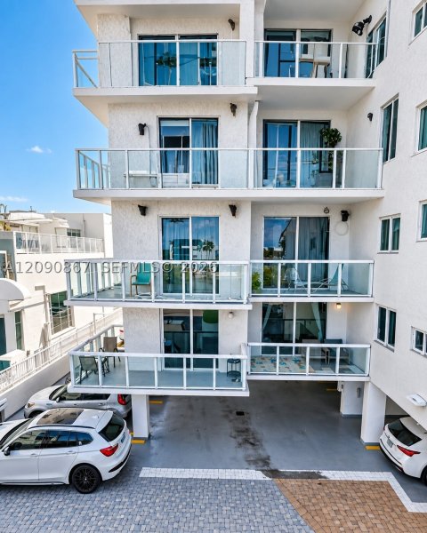 Condo for sale at Royal Club Condo 202