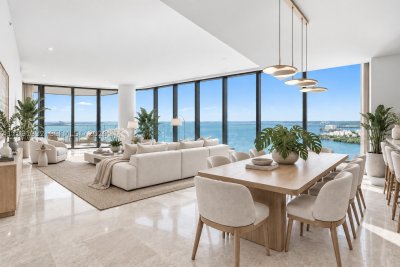 Una Residences at Brickell Apt #3302