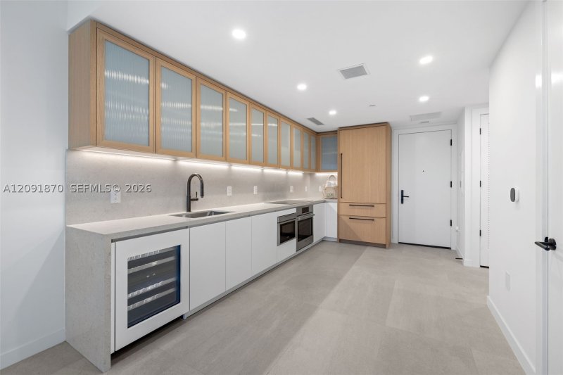 Condo for sale at 2200 Brickell 206