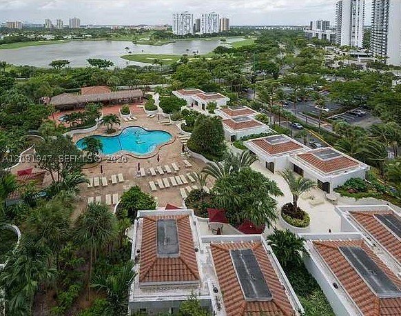 Condo for sale at Hamptons West 1105