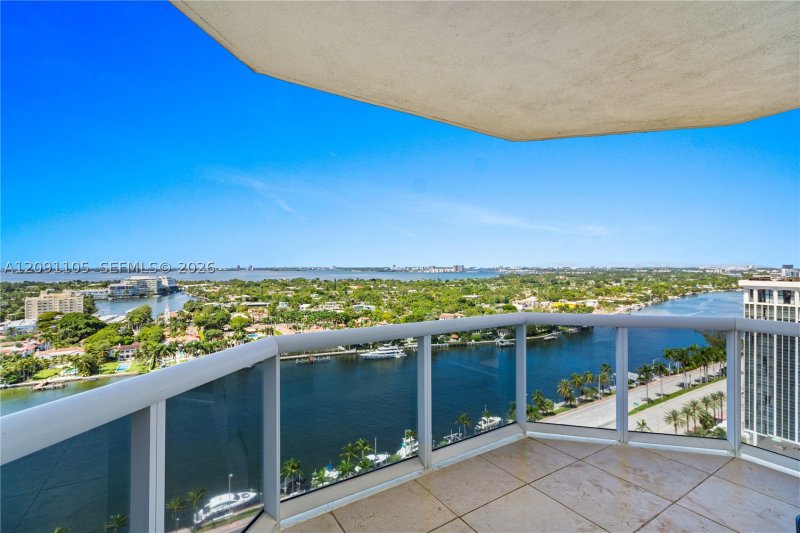 Comprar apartamento en Green Diamond Condo 2207