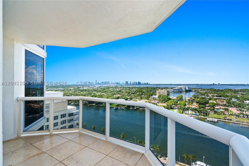 Comprar apartamento en Green Diamond Condo 2207