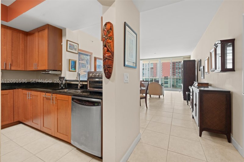 Condo for sale at Aventura Marina 708