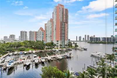 Comprar apartamento no Aventura Marina 708