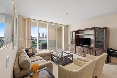 Comprar apartamento no Aventura Marina 708