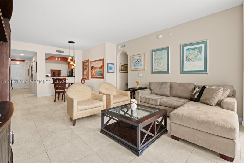 Condo for sale at Aventura Marina 708