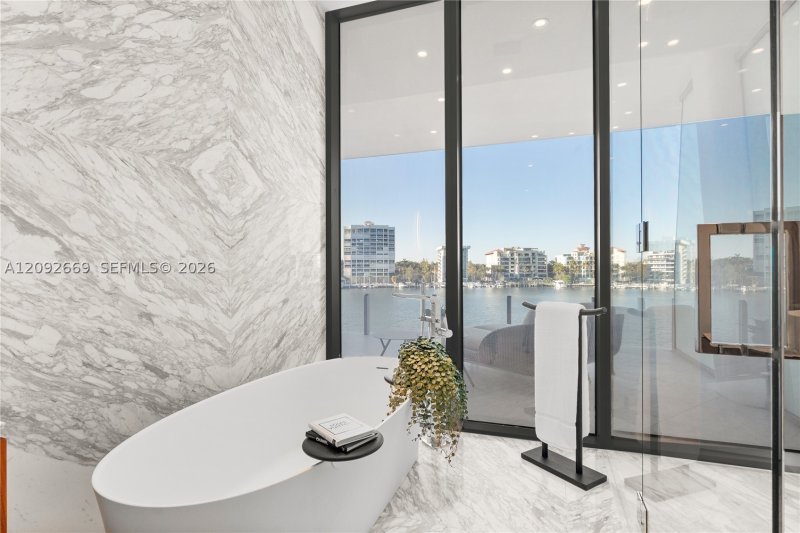Aluguel de apartamento no Vita at Grove Isle S301