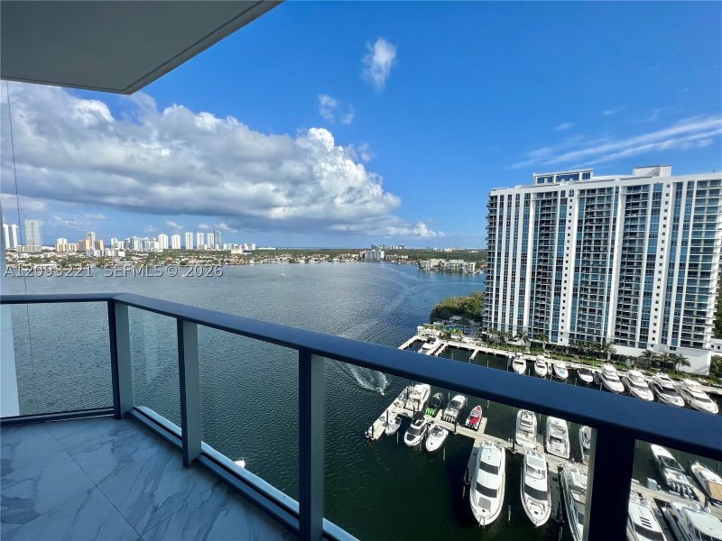 Alquiler de apartamento en Marina Palms Yacht Club 1707