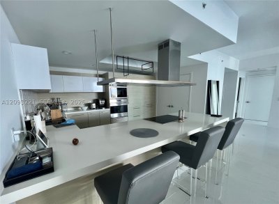 Alquiler de apartamento en Marina Palms Yacht Club 1707