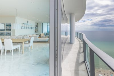 Comprar apartamento en Chateau Beach Residences 1802