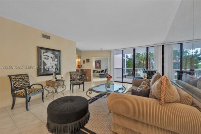 Hamptons West Apt #305