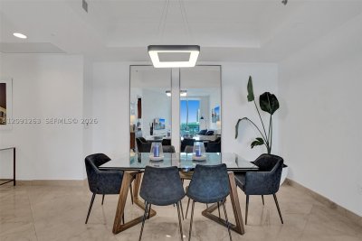 Comprar apartamento no Trump Tower One 805