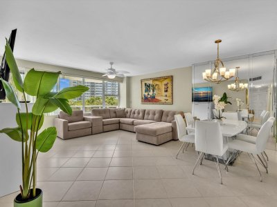 Comprar apartamento no Coral Ridge Towers East 420