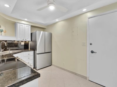 Comprar apartamento no Coral Ridge Towers East 420