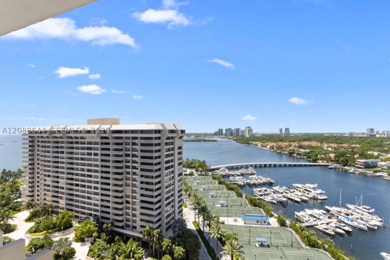 Comprar apartamento en Grove Isles Tower III CPH08