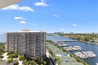 Comprar apartamento en Grove Isles Tower III CPH08