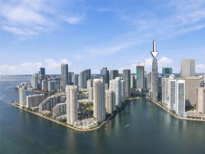 Comprar apartamento no Aston Martin Residences 4007W