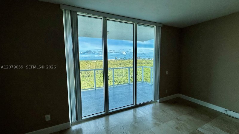 Alquiler de apartamento en One Fifty One at Biscayne 1403