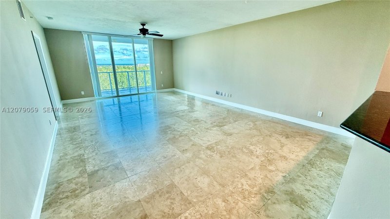 Alquiler de apartamento en One Fifty One at Biscayne 1403