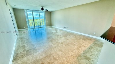 Alquiler de apartamento en One Fifty One at Biscayne 1403