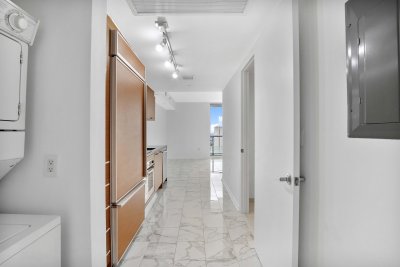Comprar apartamento no 50 Biscayne 4503