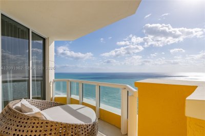 Aluguel de apartamento no Acqualina Resort & Spa 3906