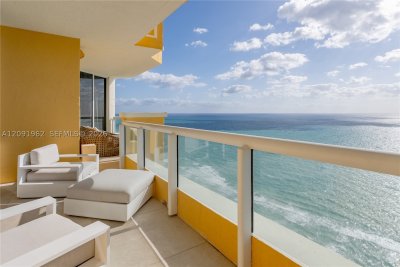 Aluguel de apartamento no Acqualina Resort & Spa 3906
