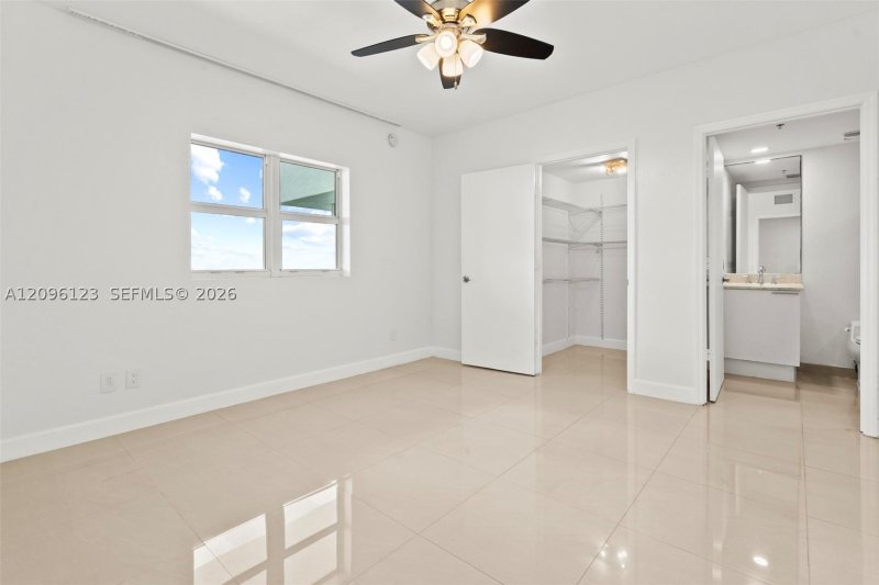 Comprar apartamento no One Fifty One at Biscayne 2008