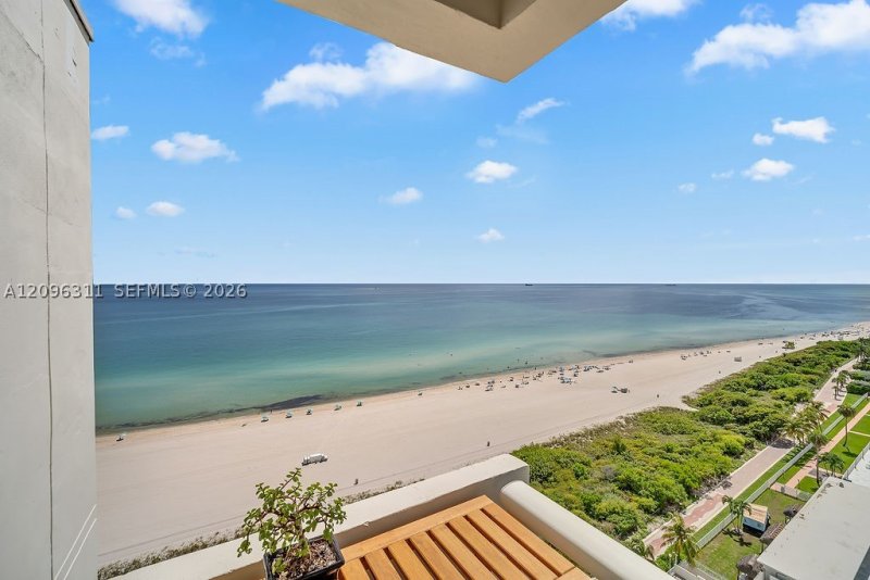 Comprar apartamento no Arlen Beach