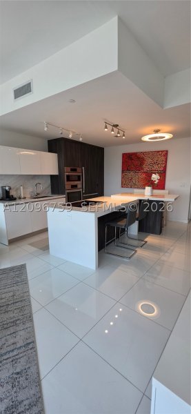 Apartment for rent at Paramount Miami WorldCenter 2104