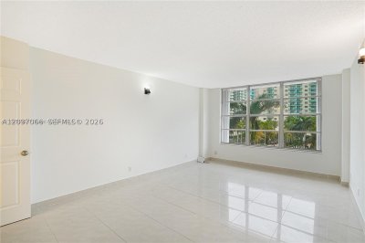 Comprar apartamento en Hallmark of Hollywood 414