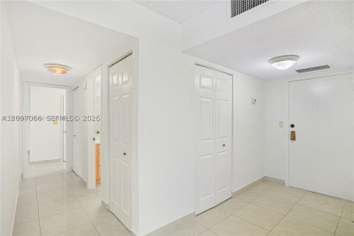 Comprar apartamento en Hallmark of Hollywood 414