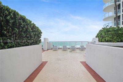Alquiler de apartamento en Akoya 3909