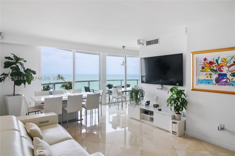 Alquiler de apartamento en Akoya 3909