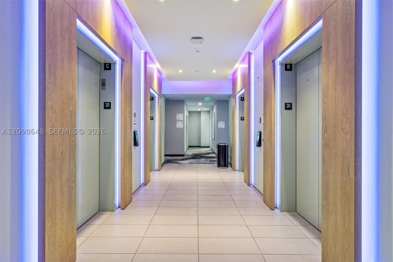 Comprar apartamento no YotelPad Miami 3106