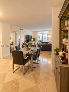 Comprar apartamento en Oceanside Plaza 14Y