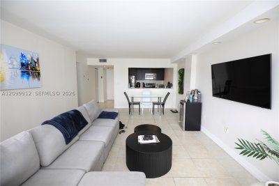 Comprar apartamento no Charter Club Condos 1614
