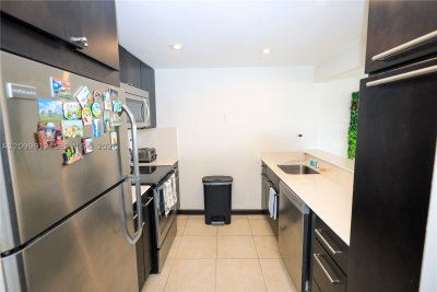 Comprar apartamento no Charter Club Condos 1614