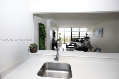 Comprar apartamento no Charter Club Condos 1614