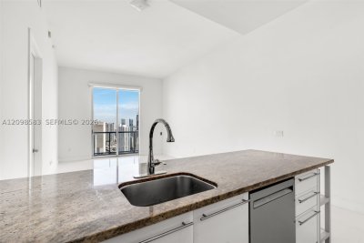 Comprar apartamento en Latitude On The River 4401