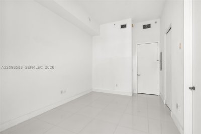 Comprar apartamento en Latitude On The River 4401