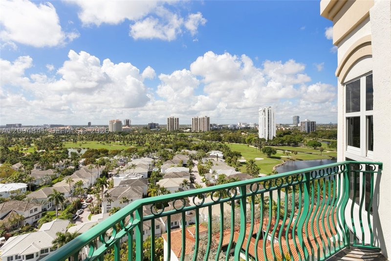 Alquiler de apartamento en Turnberry Village South TS08