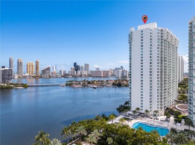 Comprar apartamento no Peninsula I 3106