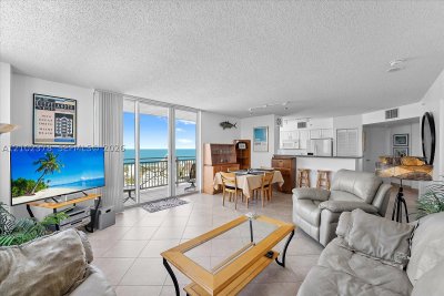Comprar apartamento no Yacht Club at Portofino 2911