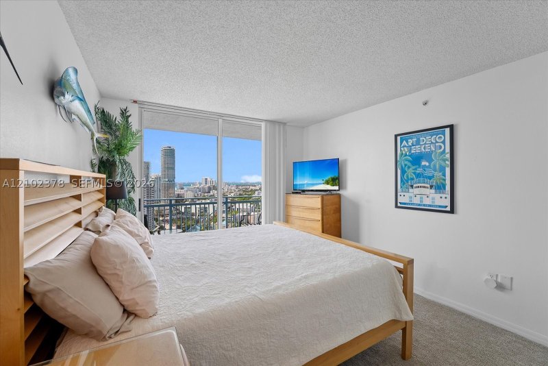 Condo for sale at Yacht Club at Portofino 2911
