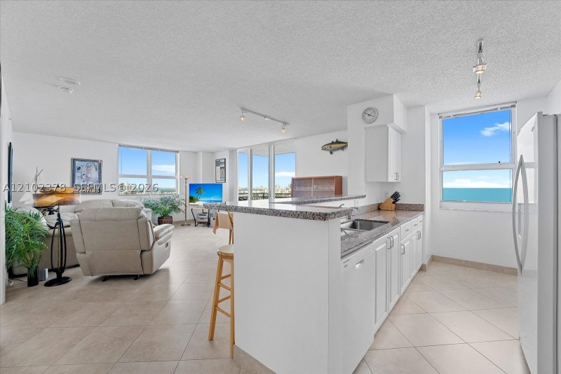 Condo for sale at Yacht Club at Portofino 2911